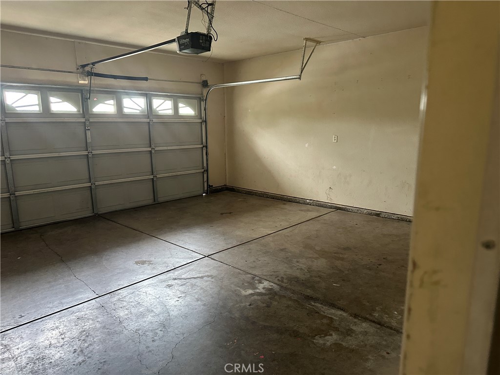 692 Gateway Circle Merced, CA 95340 - Photo 17 of 24 a view of a garage