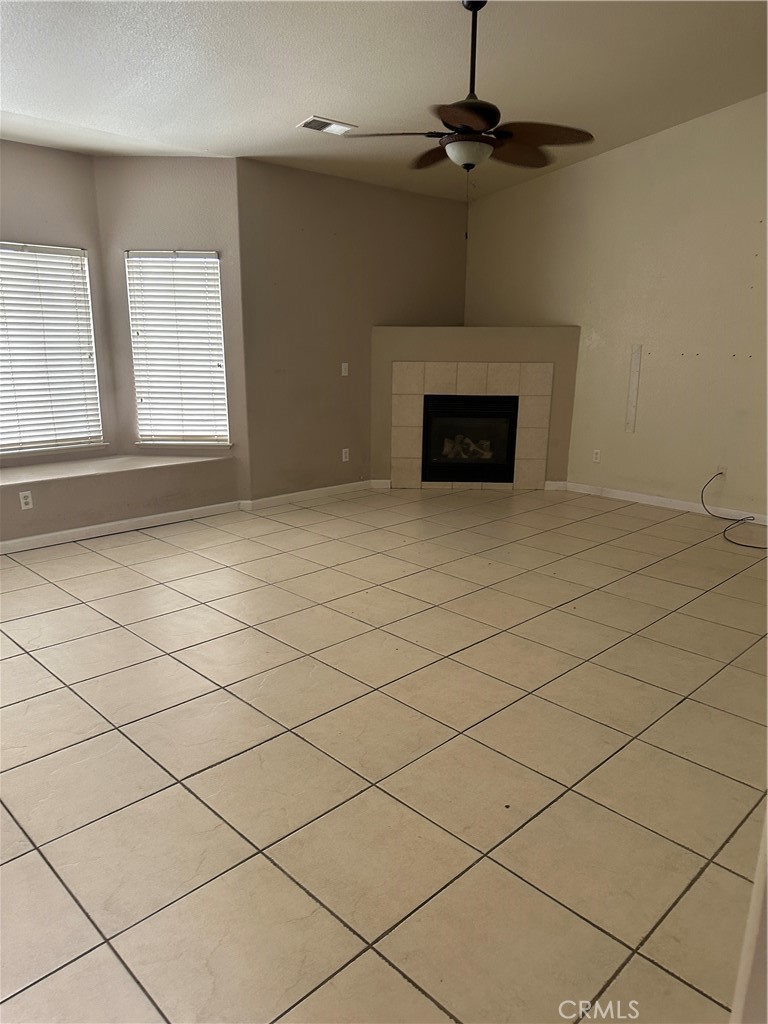 692 Gateway Circle Merced, CA 95340 - Photo 20 of 24 a view of empty room with fireplace