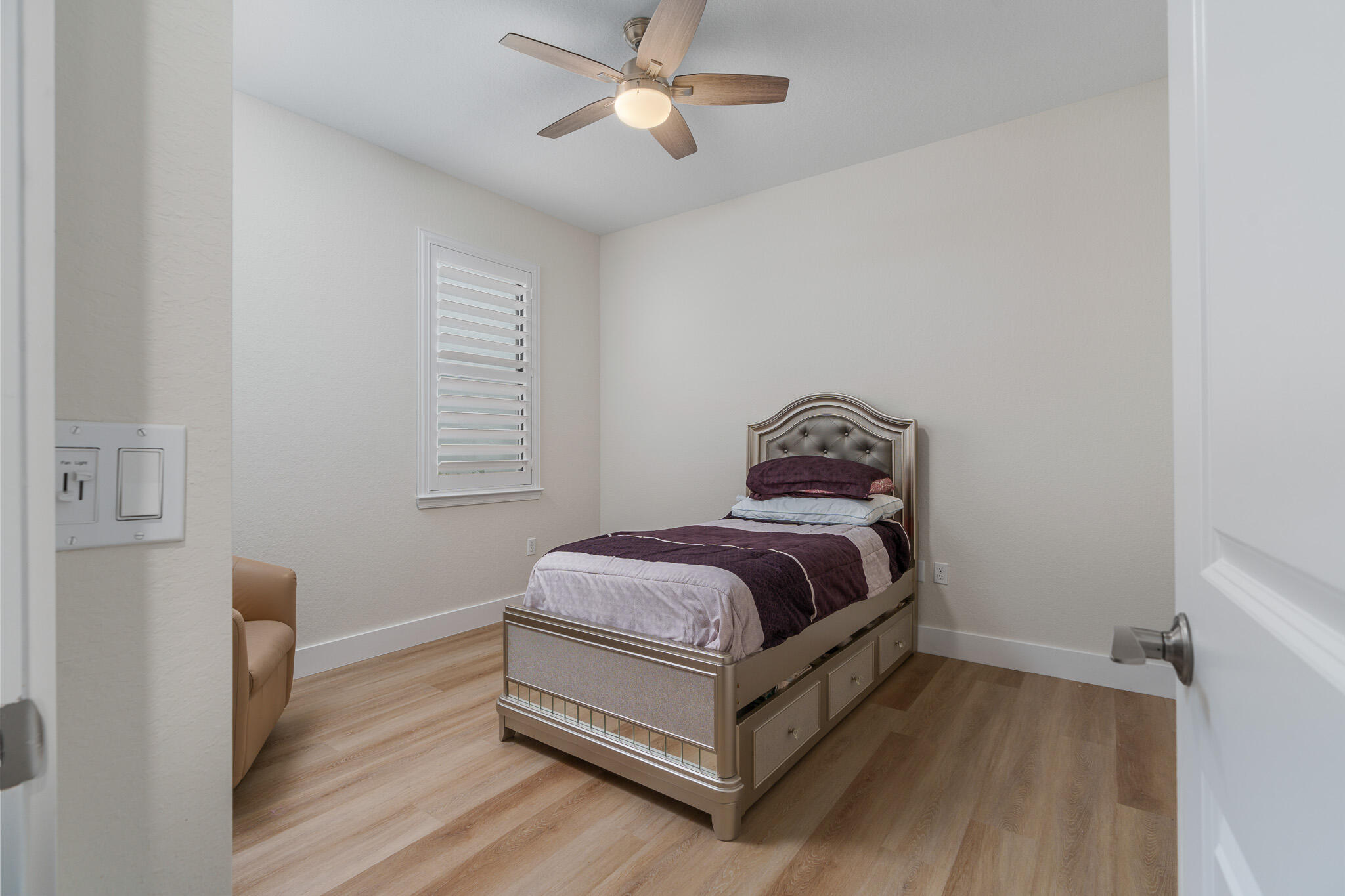 8202 Cadre Noir Road Lake Worth, FL 33467 - Photo 29 of 58 Guest Room 3