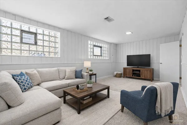 $475,000 | 114 North Salem Avenue, Arlington Heights, IL 60005