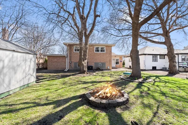 $475,000 | 114 North Salem Avenue, Arlington Heights, IL 60005