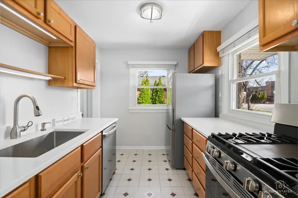 $475,000 | 114 North Salem Avenue, Arlington Heights, IL 60005