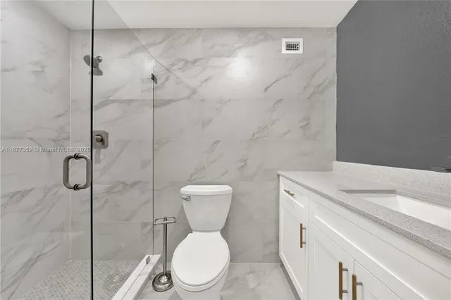 $3,000 | 951 West 30th Street, Unit 1, Hialeah, FL 33012