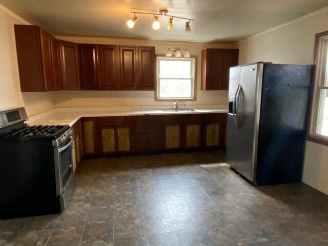 11174 Canandaigua Road Hudson, MI 49247 - Photo 5 of 14 kitchen