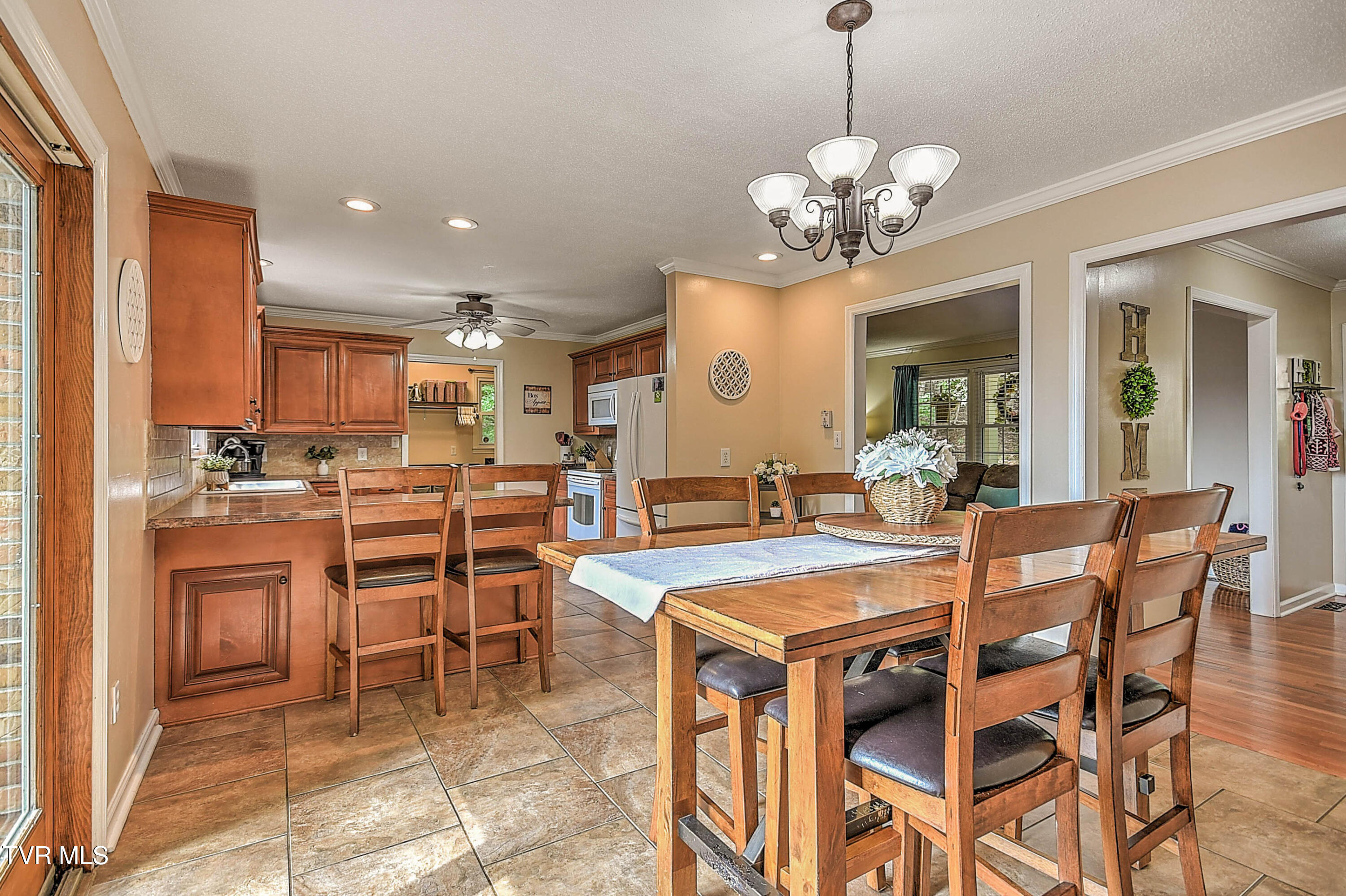 377 Carlton Road Bristol, TN 37620 - Photo 11 of 58 377 Carlton KB-19