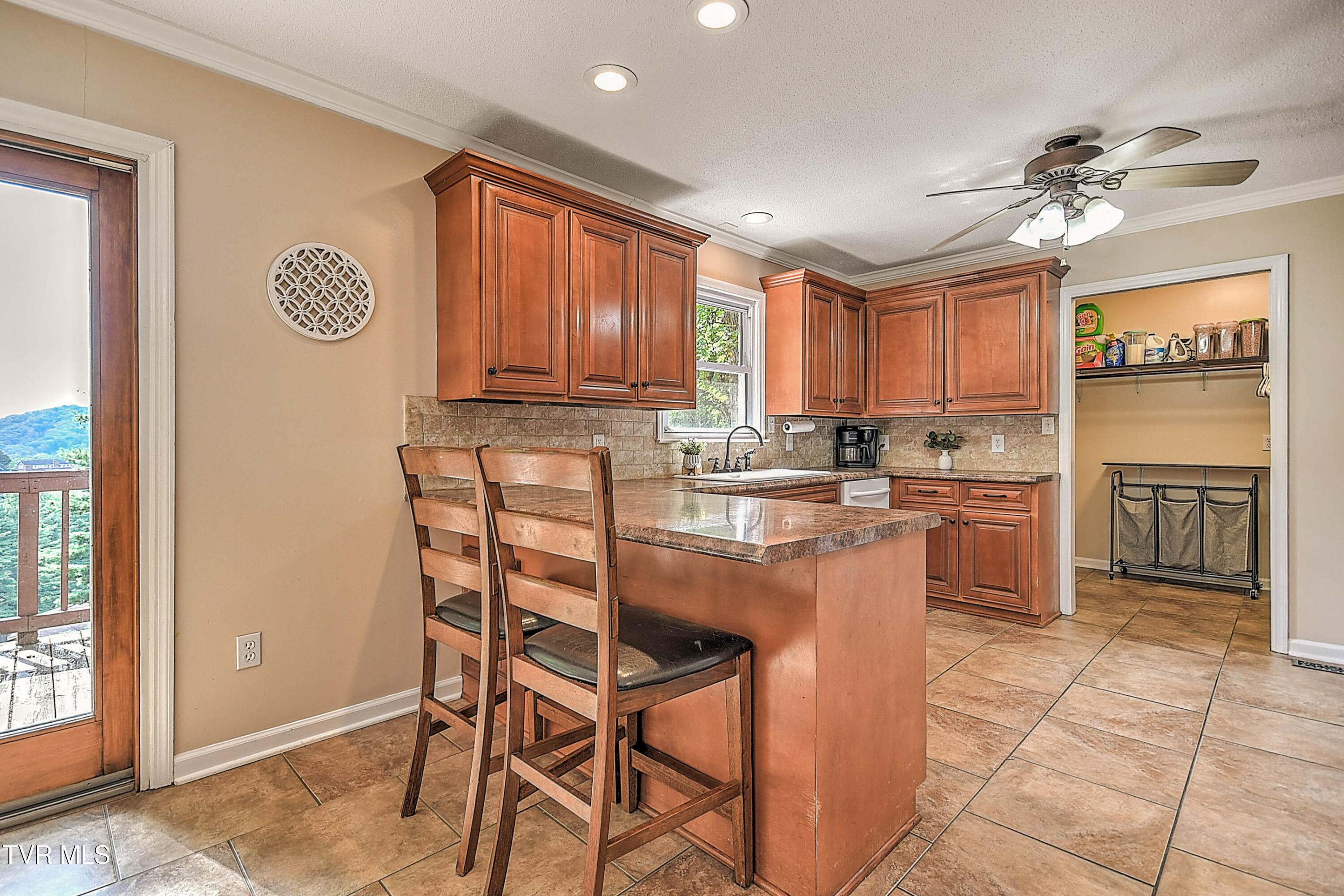 377 Carlton Road Bristol, TN 37620 - Photo 12 of 58 377 Carlton KB-20
