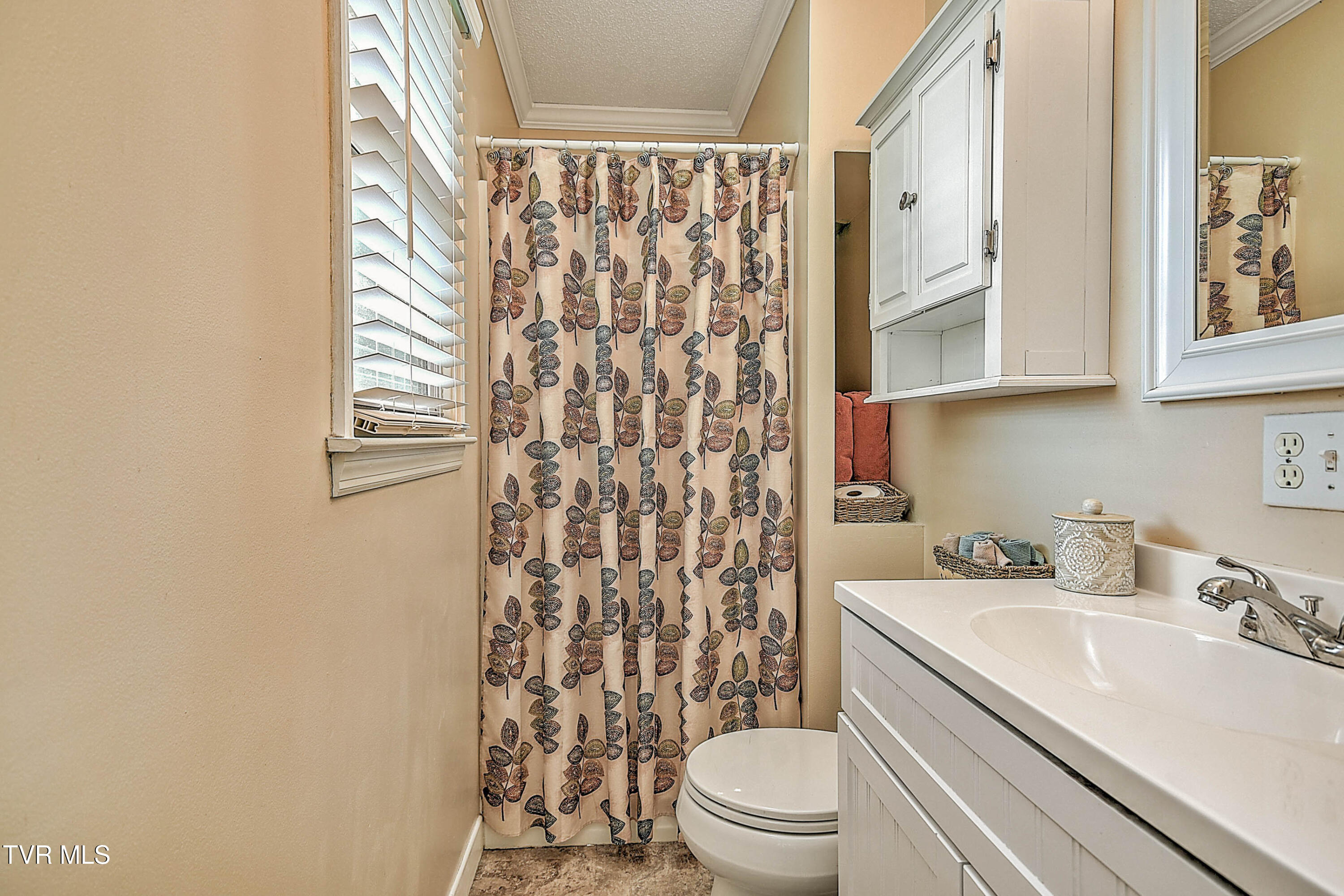 377 Carlton Road Bristol, TN 37620 - Photo 26 of 58 377 Carlton KB-34