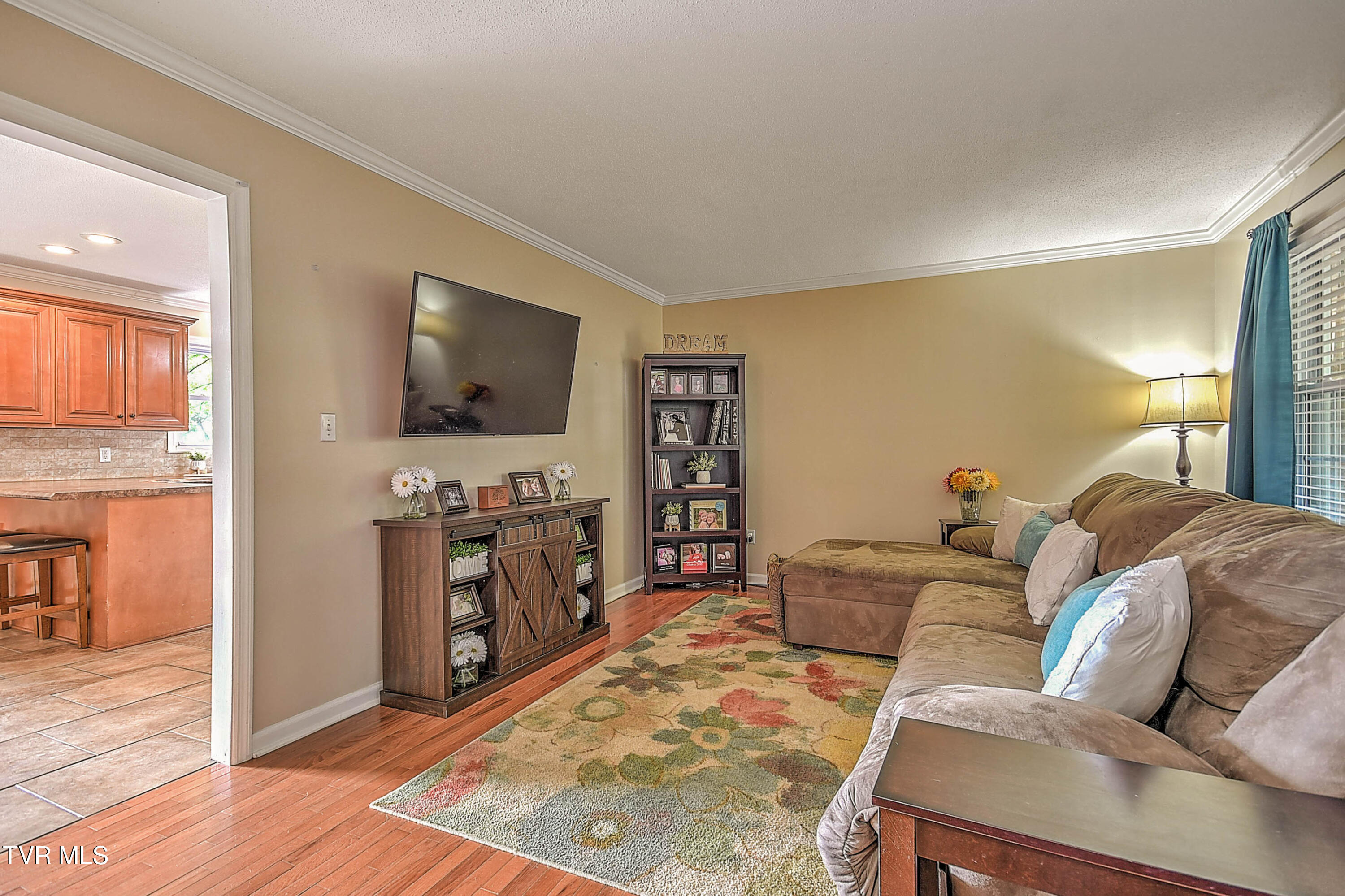 377 Carlton Road Bristol, TN 37620 - Photo 4 of 58 377 Carlton KB-11
