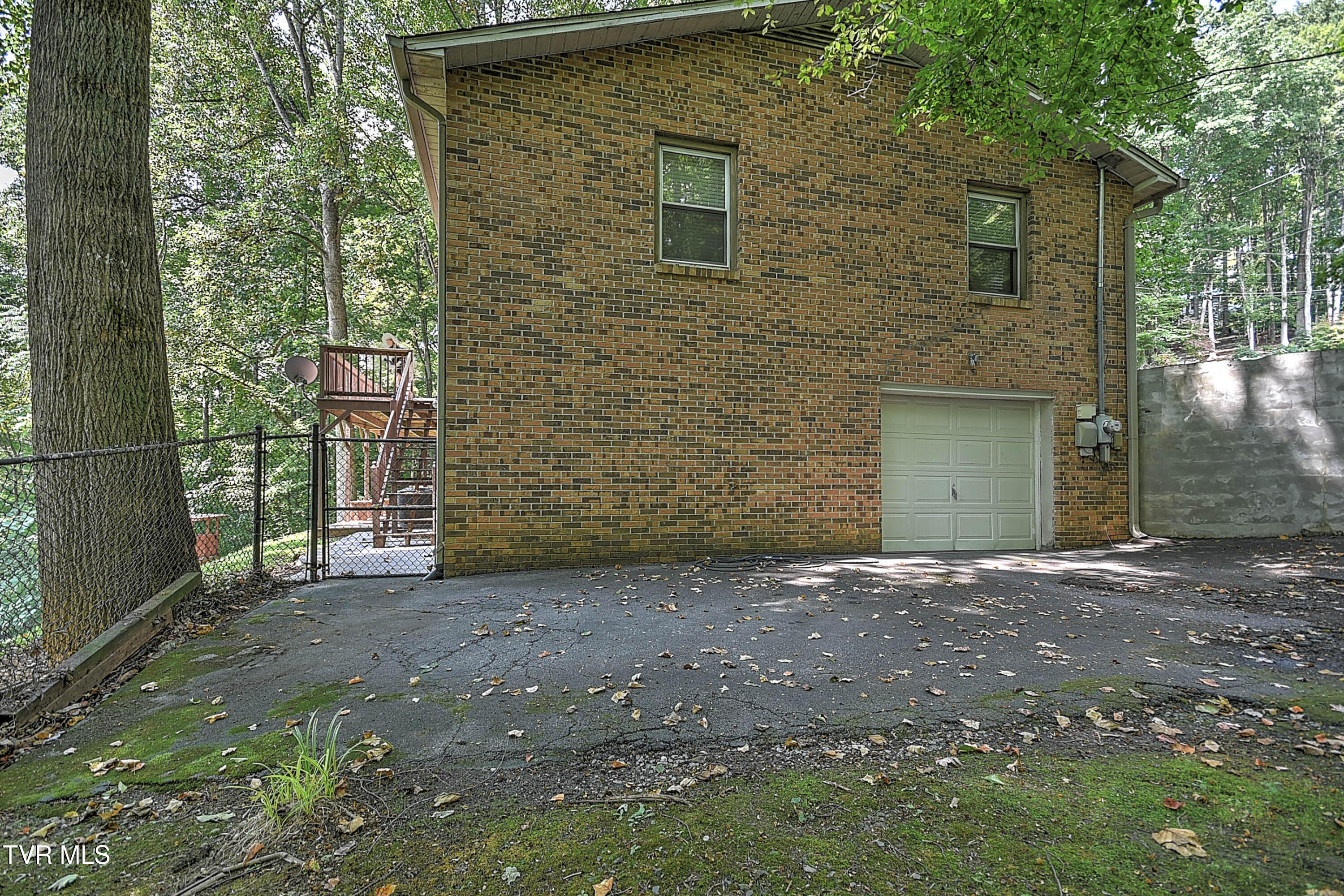 377 Carlton Road Bristol, TN 37620 - Photo 46 of 58 377 Carlton KB-54