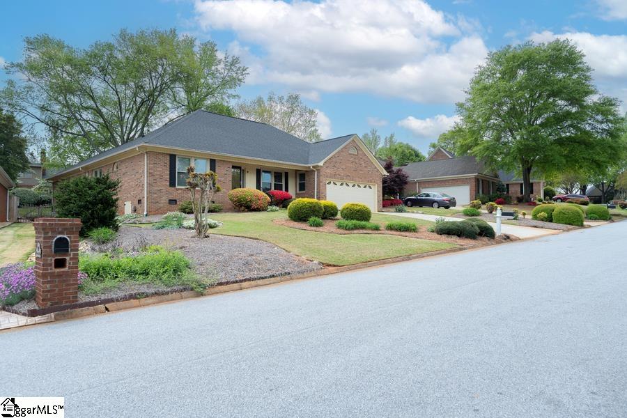 109 River Oaks Road Greer, SC 29650 - Photo 30 of 38
