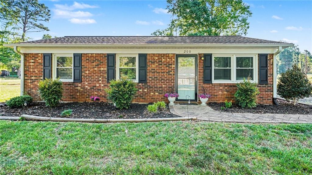 200 Redwood Bend King, NC 27021 - Photo 1 of 18