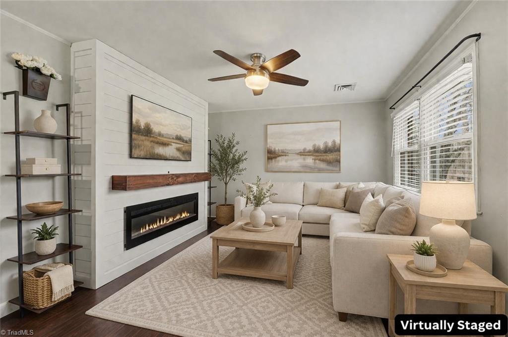 200 Redwood Bend King, NC 27021 - Photo 2 of 18