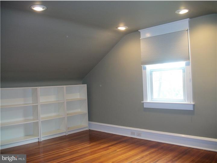 40 West Mill Road Flourtown, PA 19031 - Photo 17 of 25 Office / Study