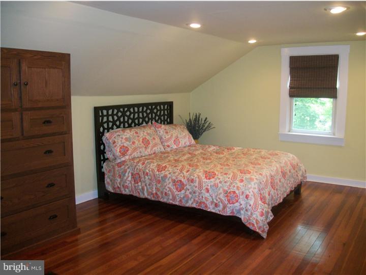 40 West Mill Road Flourtown, PA 19031 - Photo 19 of 25 Master Bedroom