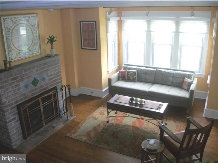 40 West Mill Road Flourtown, PA 19031 - Photo 5 of 25 Living Room