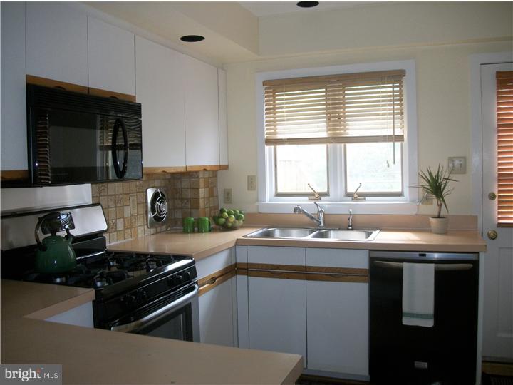 40 West Mill Road Flourtown, PA 19031 - Photo 10 of 25 Kitchen