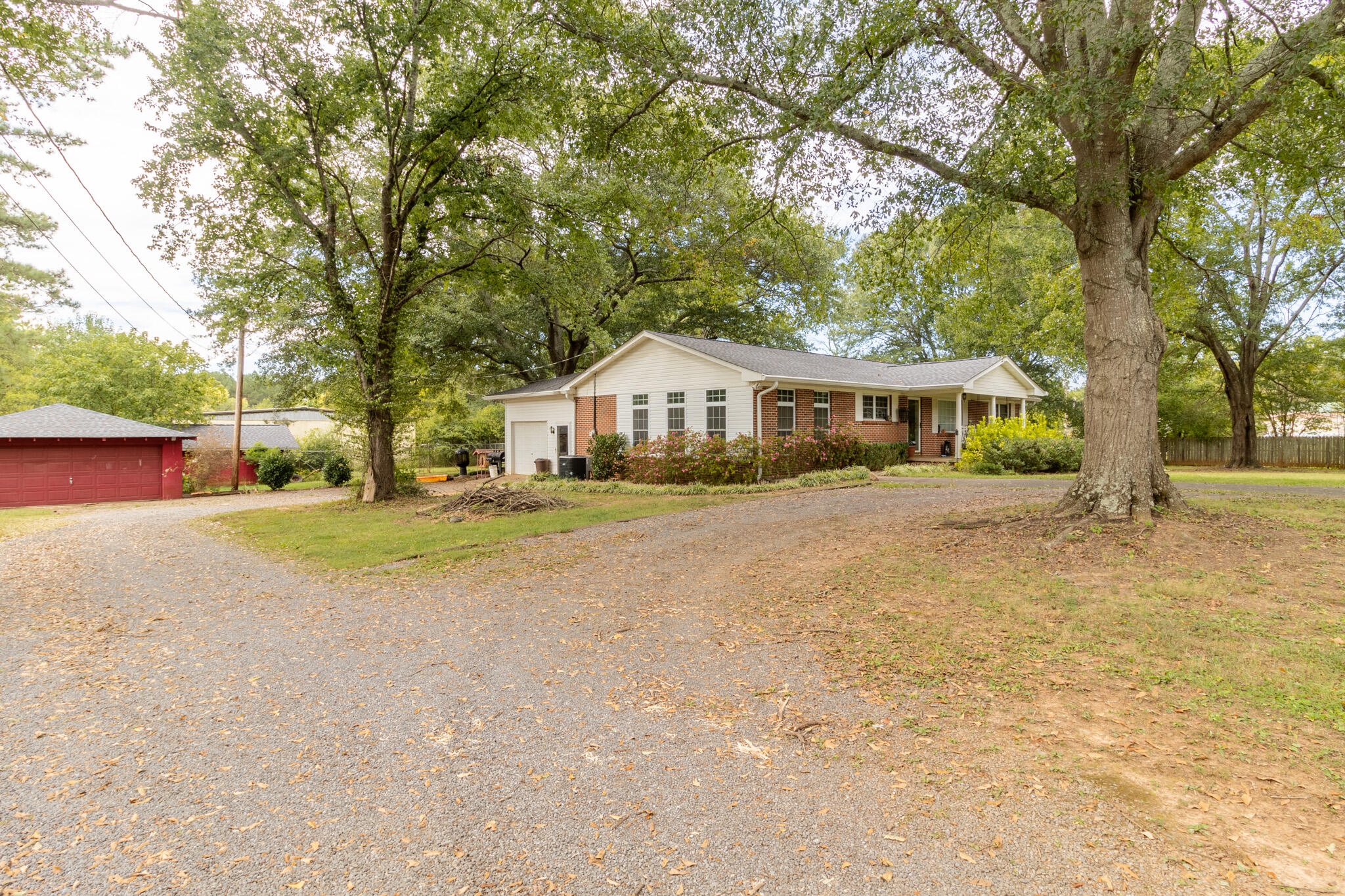 287 Springfield Drive Chatsworth, GA 30705 - Photo 2 of 20 287 Springfield-19