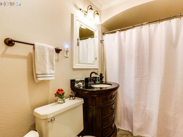 14935 Southwest Davis Road Beaverton, OR 97007 - Photo 12 of 16 Gallery Image 12
