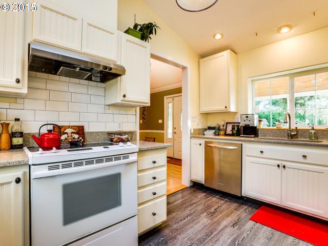 14935 Southwest Davis Road Beaverton, OR 97007 - Photo 6 of 16 Gallery Image 6