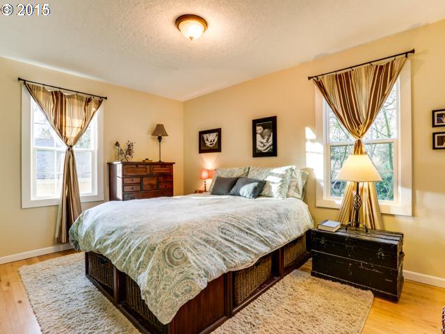 14935 Southwest Davis Road Beaverton, OR 97007 - Photo 9 of 16 Gallery Image 9