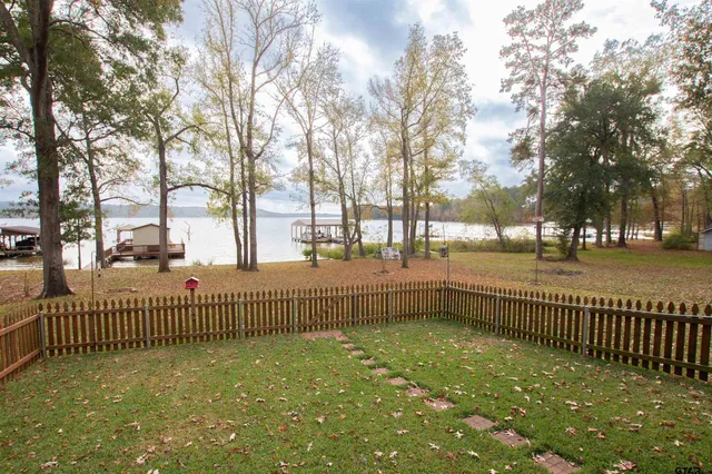 a view of street with a yard