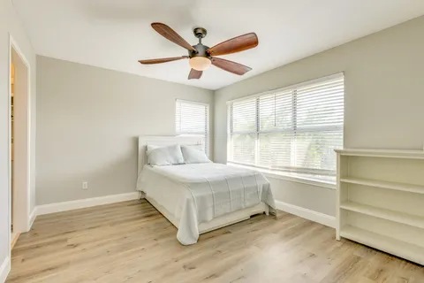 $750,000 | 704 Deckhouse Drive, Lago Vista, TX 78645