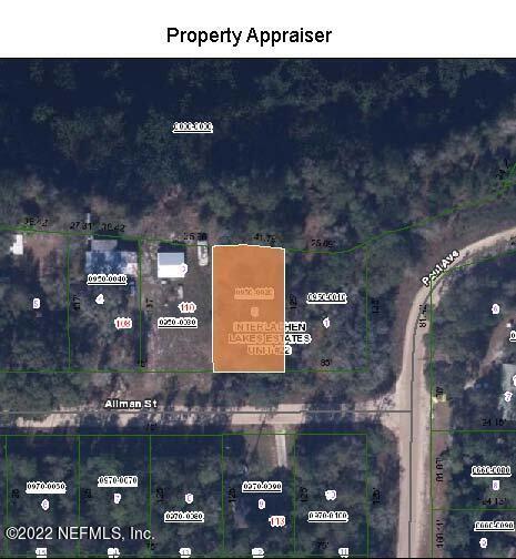 112 Allman Interlachen, FL 32148 - Photo 2 of 5 a picture of a bathroom