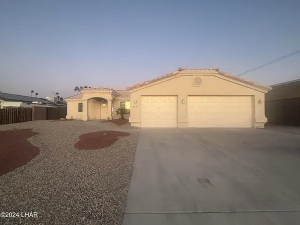 $2,500 | 140 Lafayette Lane, Lake Havasu City, AZ 86403