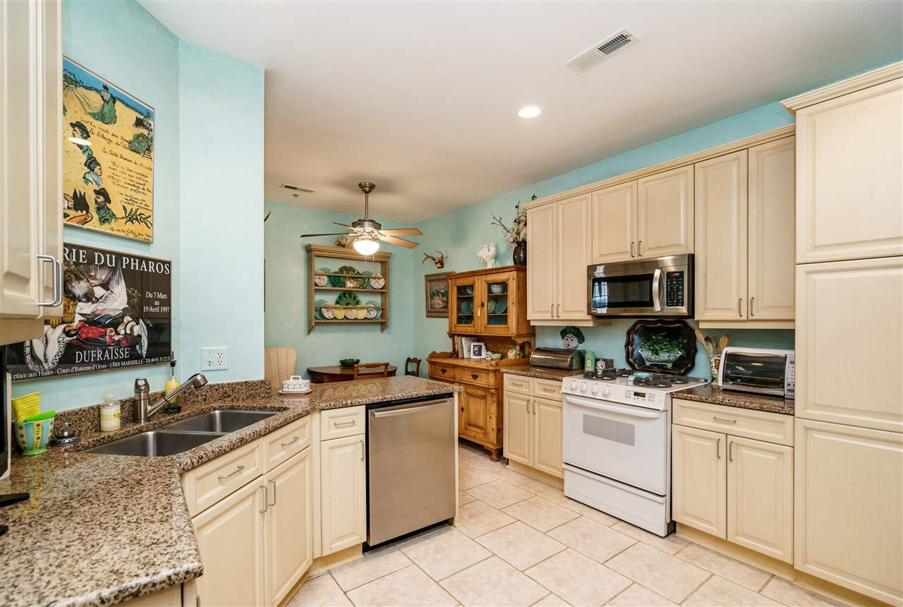2813 Market Bridge Lane, Unit 203 Raleigh, NC 27608 - Photo 8 of 25 Kitchen