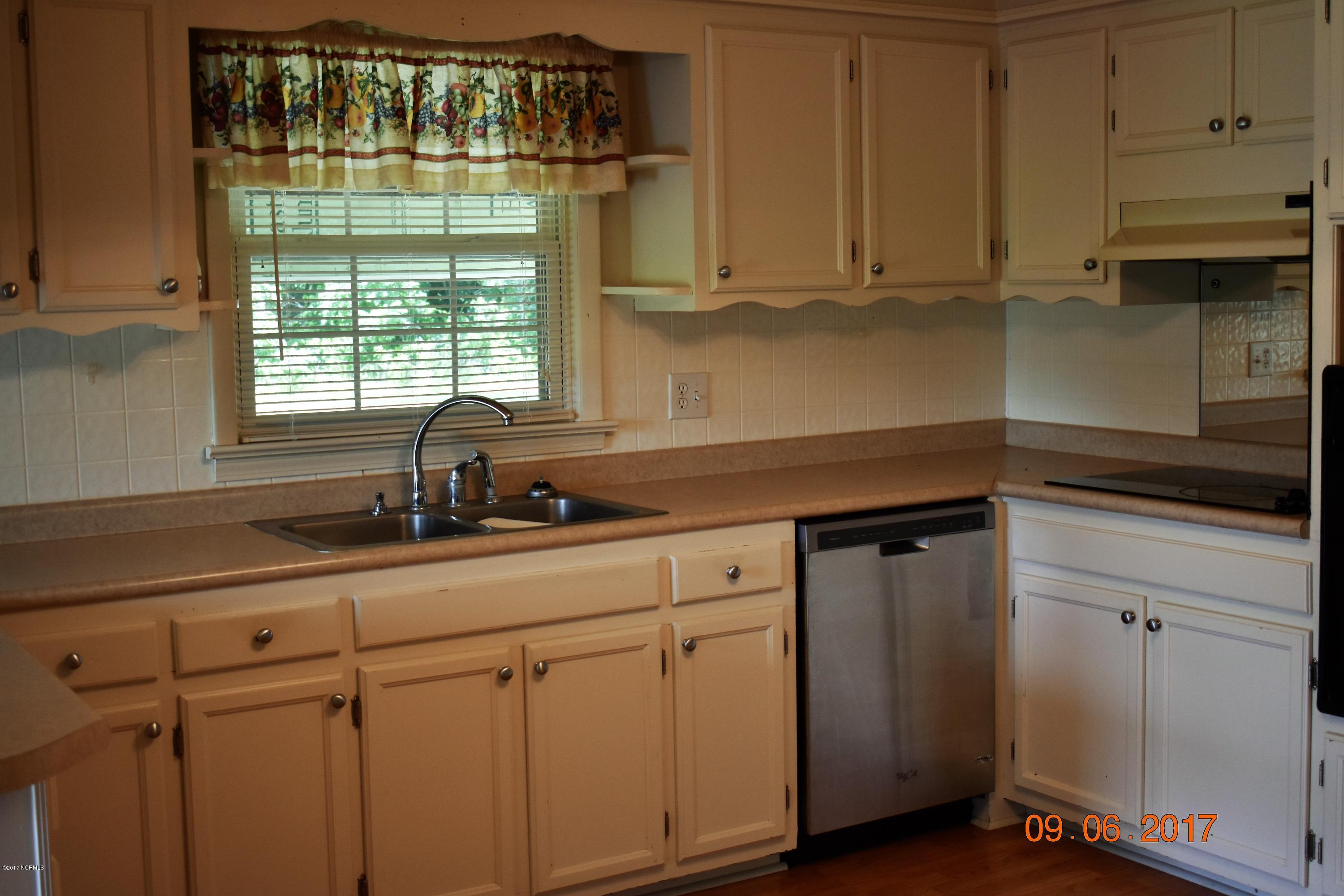 2063 Davis Mill Road Fremont, NC 27830 - Photo 7 of 32 Kitchen