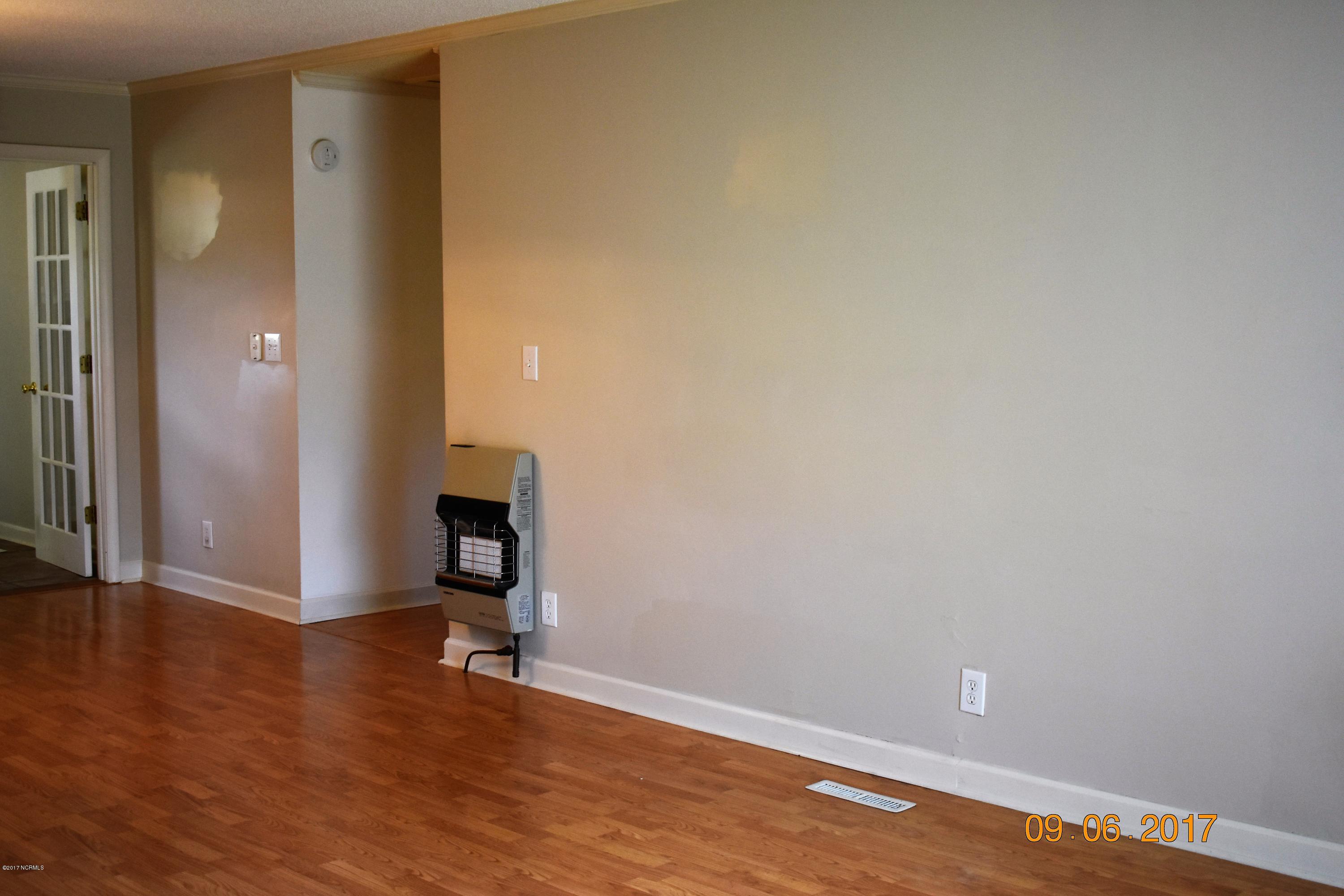 2063 Davis Mill Road Fremont, NC 27830 - Photo 9 of 32 Den