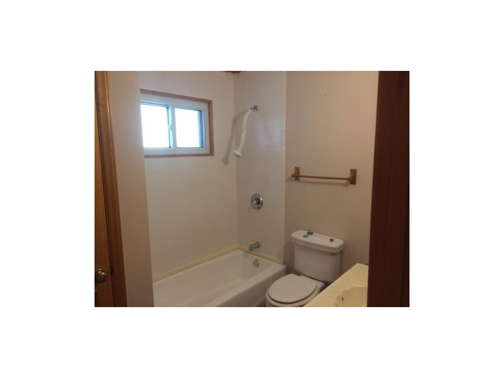 127 Riverbottom Road Elizabethton, TN 37643 - Photo 8 of 11 Photo 8