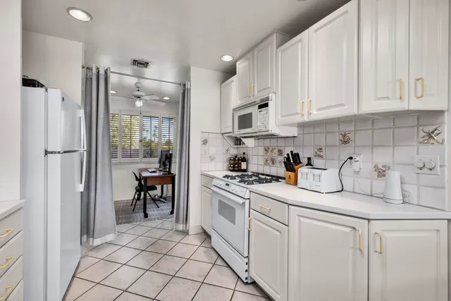 $879,000 | 211 East Canyon Vista Drive, Palm Springs, CA 92264