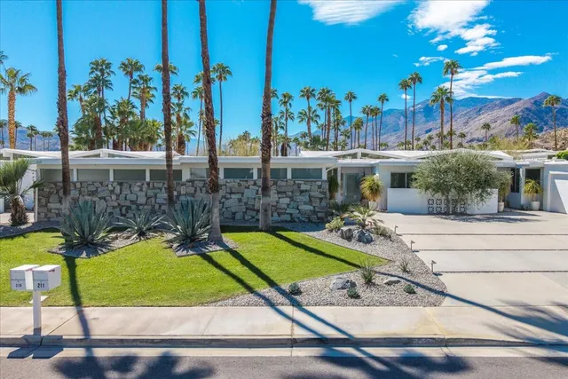 $879,000 | 211 East Canyon Vista Drive, Palm Springs, CA 92264