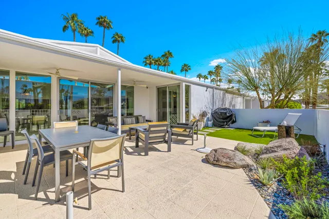 $879,000 | 211 East Canyon Vista Drive, Palm Springs, CA 92264