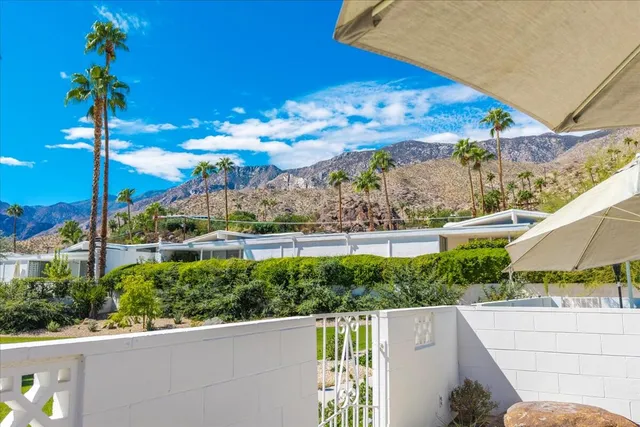 $879,000 | 211 East Canyon Vista Drive, Palm Springs, CA 92264