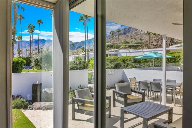 $879,000 | 211 East Canyon Vista Drive, Palm Springs, CA 92264