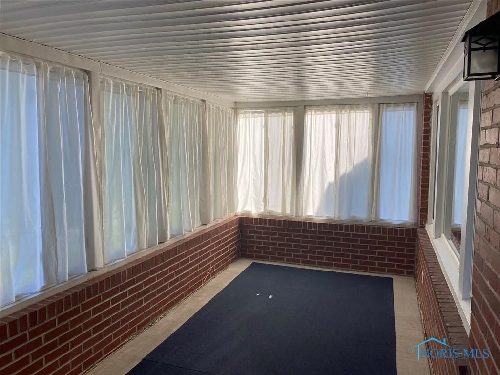 737 Waybridge Road Toledo, OH 43612 - Photo 3 of 10 Gallery Image 3