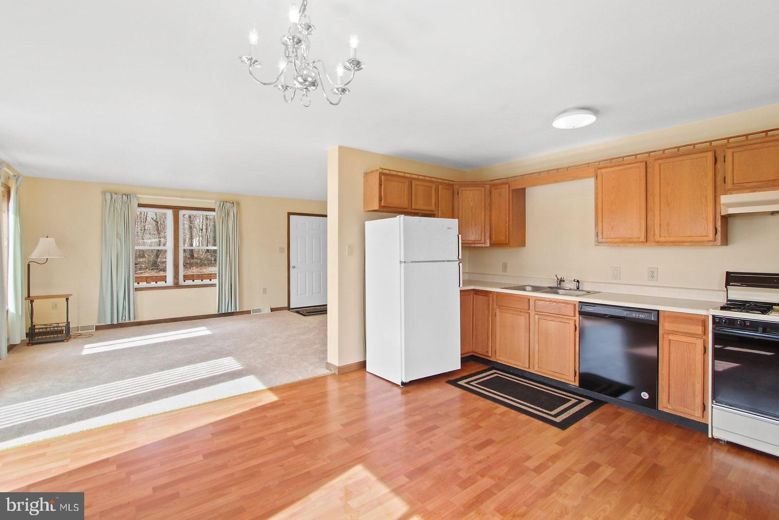 6061 Anderson Road Stewartstown, PA 17363 - Photo 6 of 27 Open floor plan