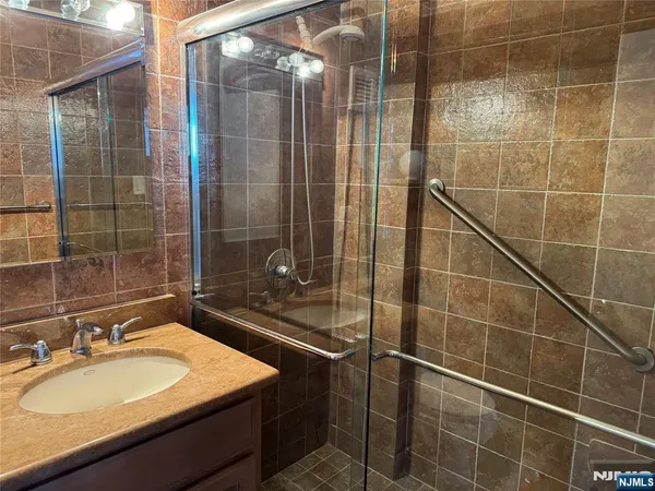 $142,500 | 2 Horizon Road, Unit G2, Fort Lee, NJ 07024