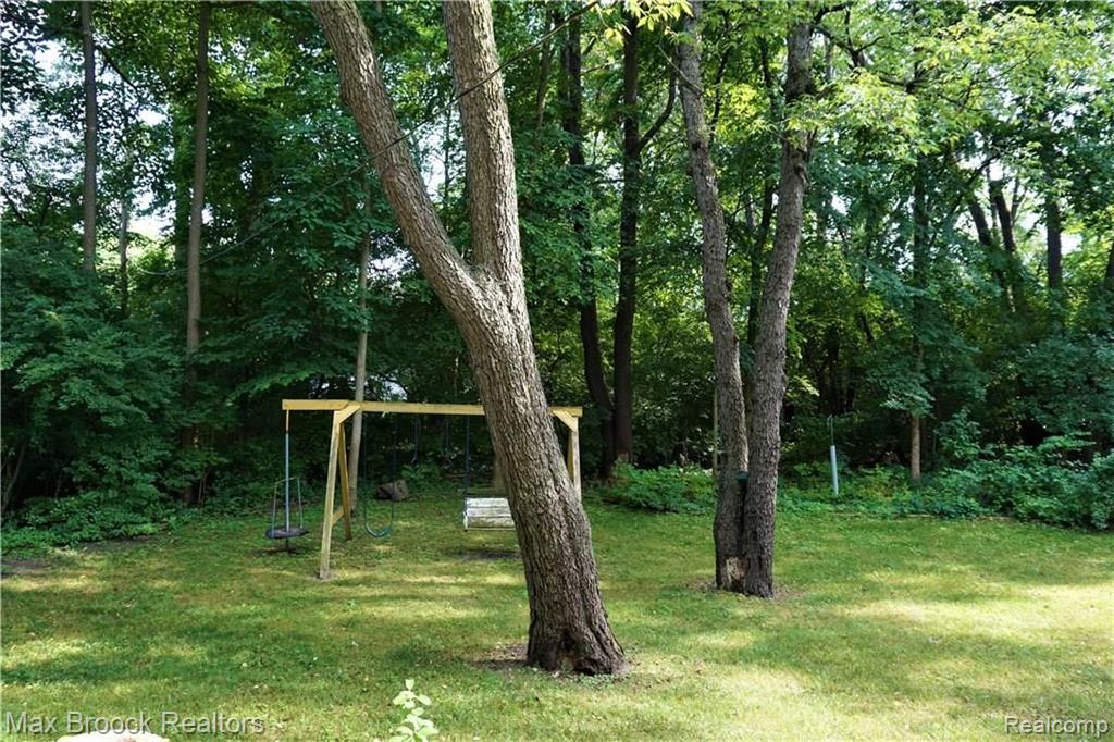4077 Lincoln Road Bloomfield Hills, MI 48301 - Photo 19 of 30