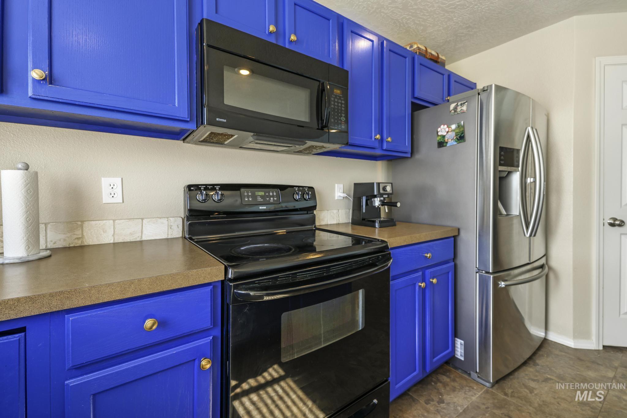 745 Southwest Lago Street Mountain Home, ID 83647 - Photo 7 of 32