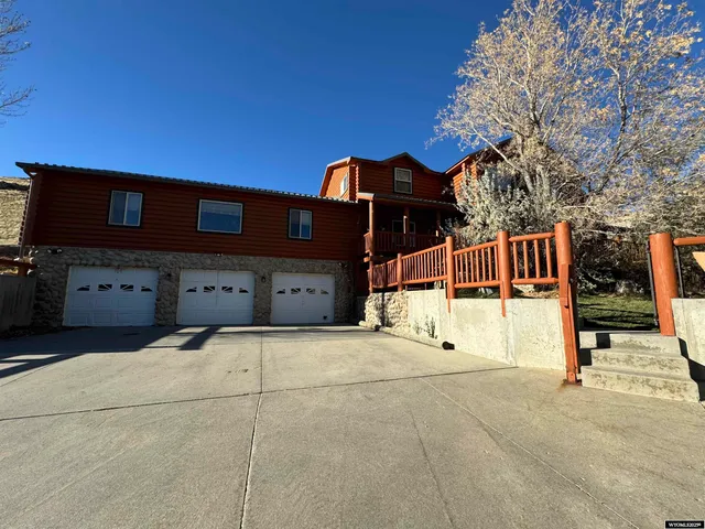$595,000 | 717 Scarlet Drive, Rawlins, WY 82301
