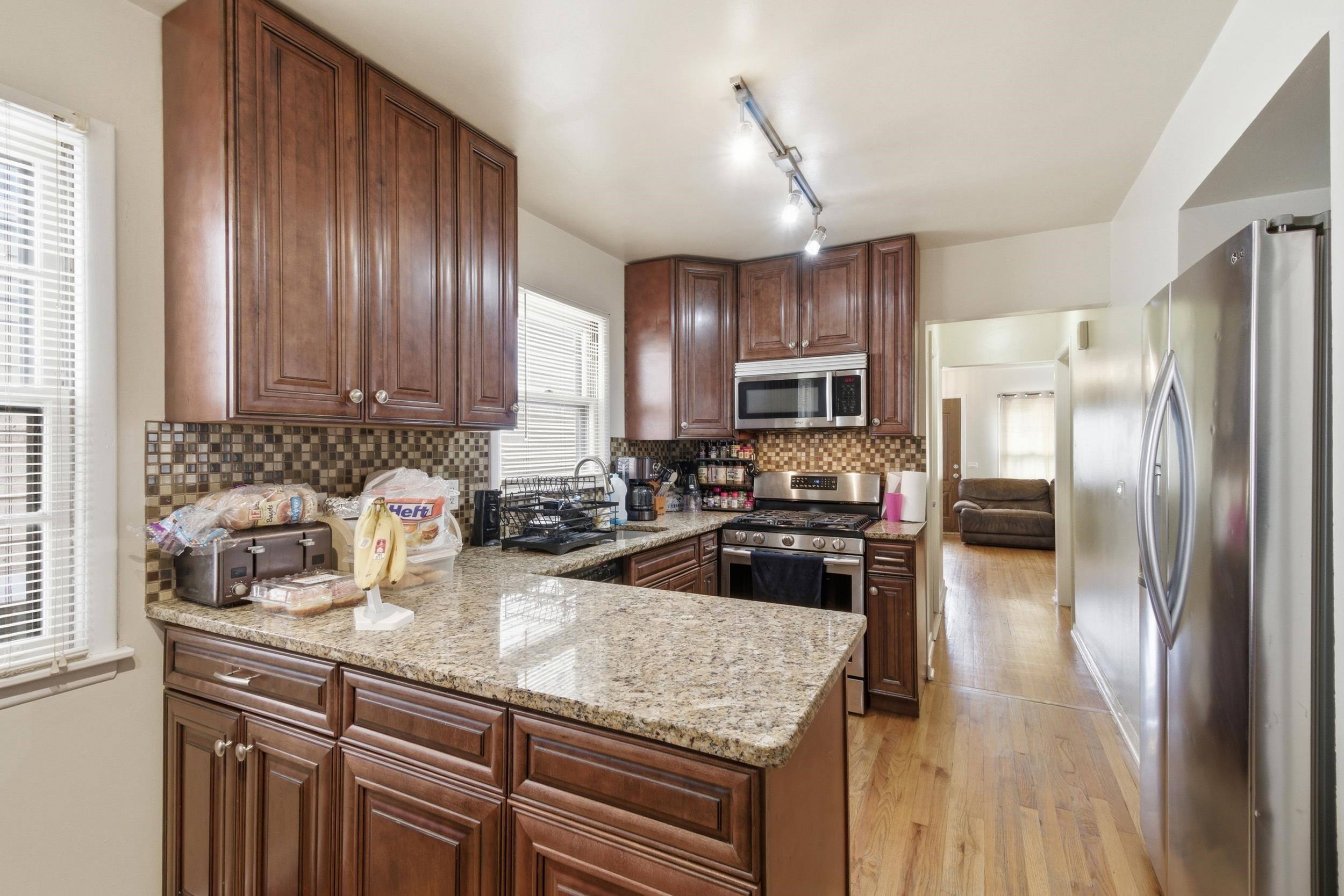 4622 North Springfield Avenue Chicago, IL 60625 - Photo 10 of 20