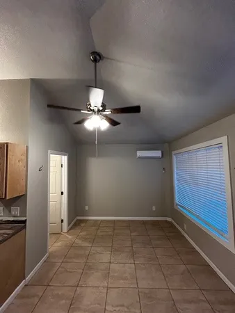 $700 | 1020 North Main Street, Unit 1, Baytown, TX 77520