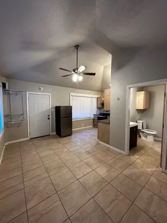 $700 | 1020 North Main Street, Unit 1, Baytown, TX 77520