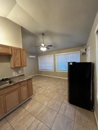 $700 | 1020 North Main Street, Unit 1, Baytown, TX 77520