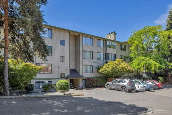 $279,000 | 9512 1st Avenue Northeast, Unit 204, Seattle, WA 98115