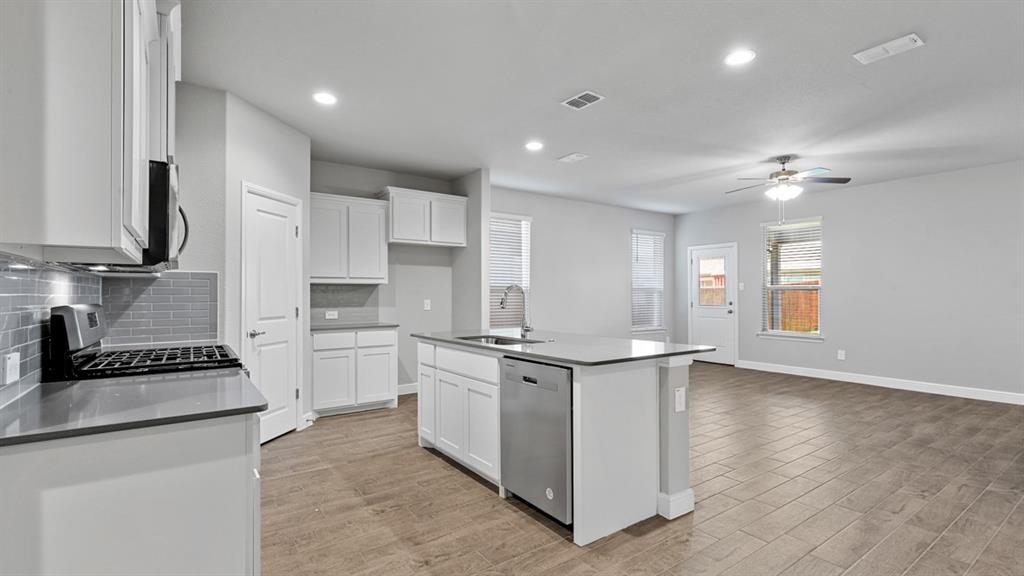 15924 Stableford Road Justin, TX 76247 - Photo 1 of 40