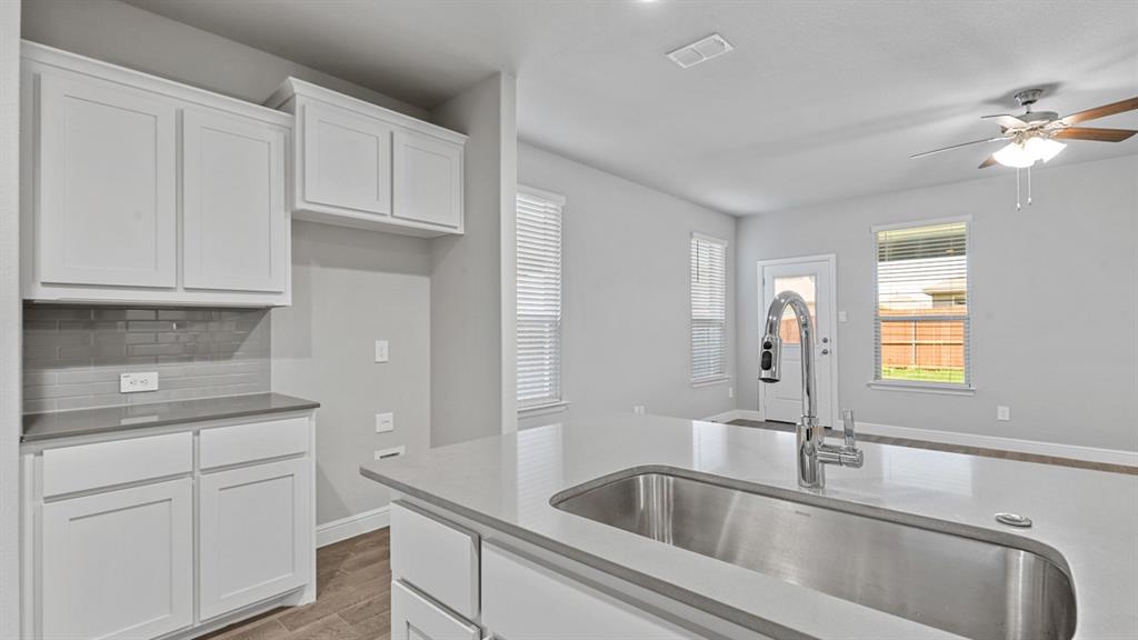 15924 Stableford Road Justin, TX 76247 - Photo 2 of 40